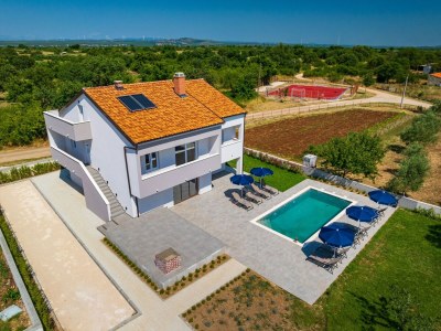 Holiday house Villa with Pool and Sauna in Galovac - Outdoor photo 10