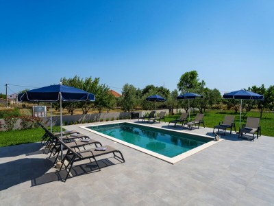 Holiday house Villa with Pool and Sauna in Galovac - Outdoor photo 16