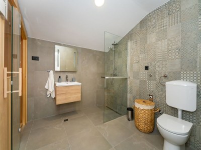 Holiday house Villa with Pool and Sauna in Galovac - Features photo 36