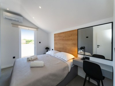 Holiday house Villa with Pool and Sauna in Galovac - Features photo 61