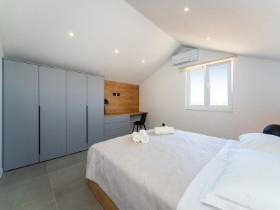 Holiday house Villa with Pool and Sauna in Galovac - Features photo 62