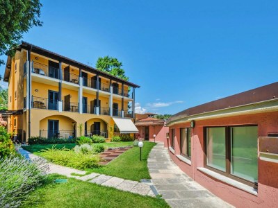 Holiday park Apartment in Manerba with barbecue - Outdoor photo 2