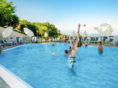 Holiday park Apartment in Manerba with barbecue - Outdoor photo 7