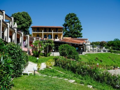 Holiday park Apartment in Manerba with barbecue - Outdoor photo 13