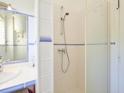 Apartment Beautiful apartment in Costa Brava - Features photo 11