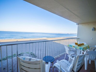 Apartment 2-bedroom apartment in Costa Brava - Outdoor photo 3