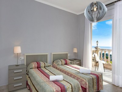 Villa Villa in Costa Brava with Sea View & Pool - Features photo 11