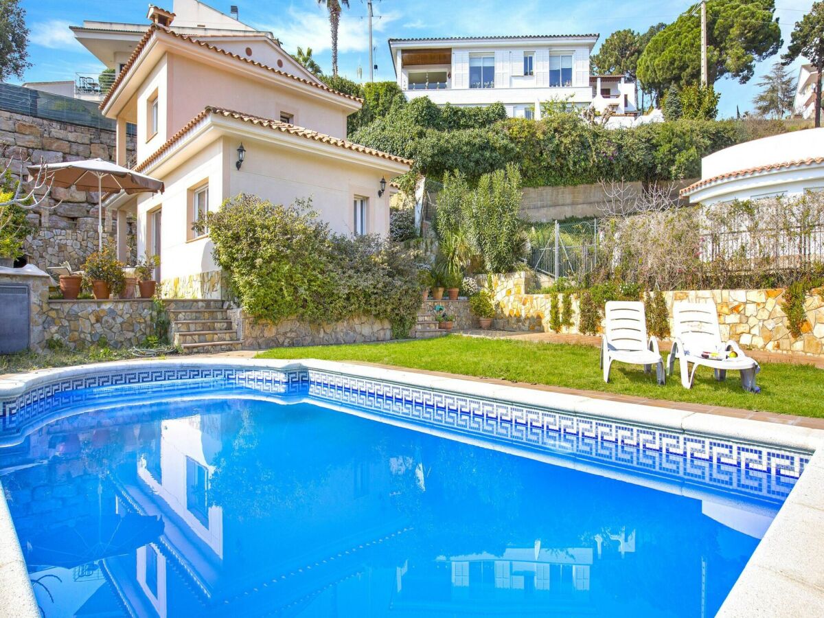 Villa Villa in Spain near Cala Canyelles Beach - Outdoor photo 4