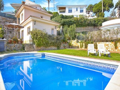 Villa Villa in Spain near Cala Canyelles Beach - Outdoor photo 4