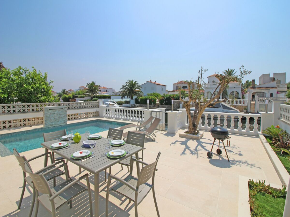 Villa Villa in Empuriabrava mit Pool - Outdoor photo 4