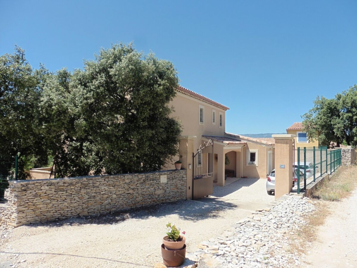 Holiday house Schönes, geräumiges Ferienhaus mit privatem Pool - Outdoor photo 3