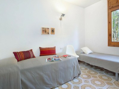 Apartment Apartment in Spain near Sandy Beach & Pool - Features photo 8