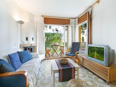 Apartment Apartment in Spain near Sandy Beach & Pool - Features photo 11