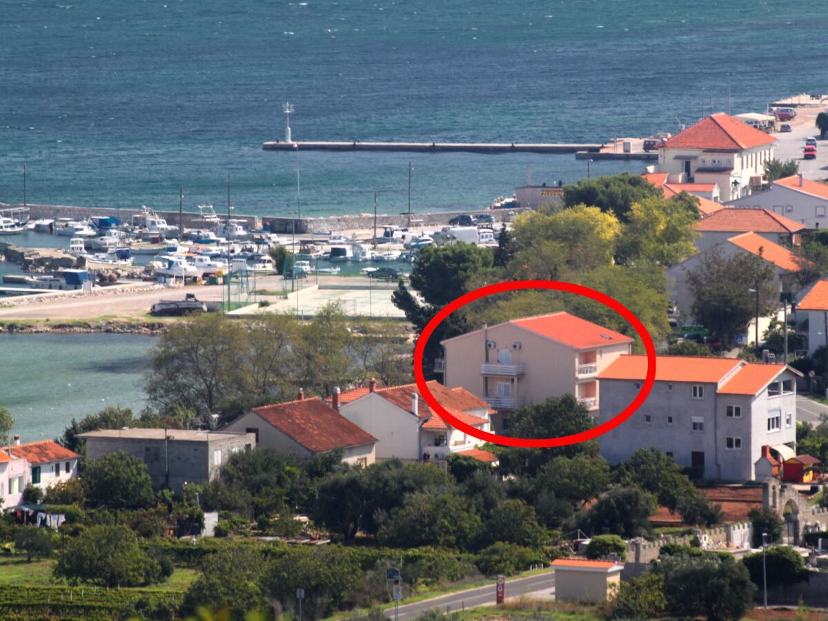 Apartment One bedroom apartment near beach Tkon, Pašman A-8377-a