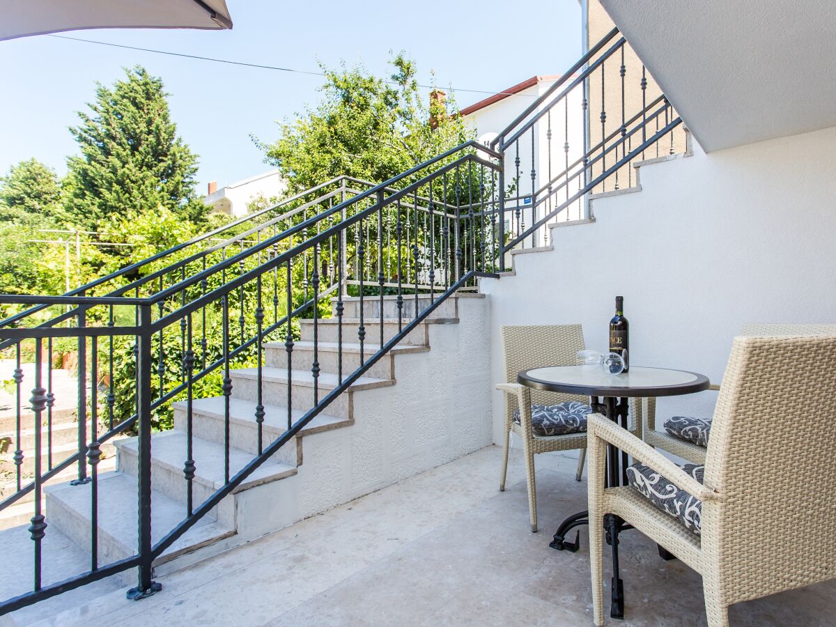 Apartment Studio flat with terrace Baška, Krk AS-18808-a