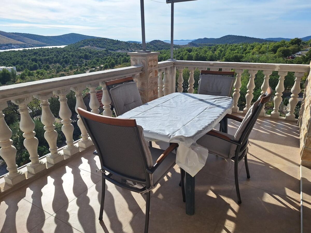 Apartment Two bedroom apartment with terrace and sea view Grebaštica, Šibenik A-24934-b