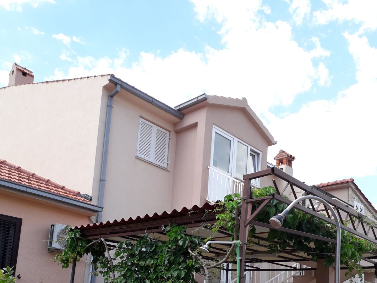 Apartment Two bedroom apartment near beach Podstrana, Split A-14993-a - Outdoor photo 3