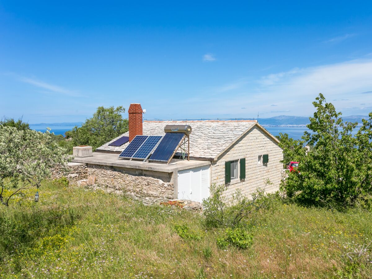 Holiday house One bedroom house with terrace and sea view Supetar, Brač K-17330 - Outdoor photo 2