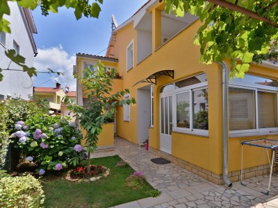 Apartment Three bedroom apartment with terrace Valbandon, Fažana A-19663-b - Outdoor photo 3