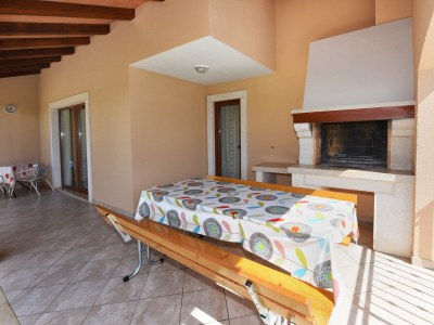 Holiday house Three bedroom house with terrace Mofardini, Central Istria - Središnja Istra K-20586 - Outdoor photo 8