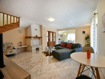 Holiday house Three bedroom house with terrace Mofardini, Central Istria - Središnja Istra K-20586 - Outdoor photo 12