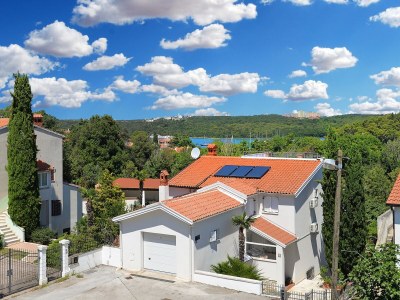 Apartment Three bedroom apartment with terrace Banjole, Pula A-20675-a - Outdoor photo 3