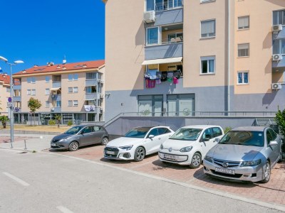 Apartment One bedroom apartment with terrace Split A-23485-a - Outdoor photo 16