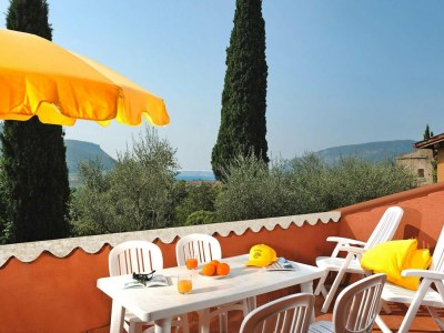 Holiday park Apartments Poiano in Garda with pool - Outdoor photo 37