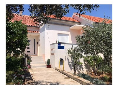 Apartment Two bedroom apartment with terrace and sea view Lukoran, Ugljan A-836-a in Lukoran - Apartment