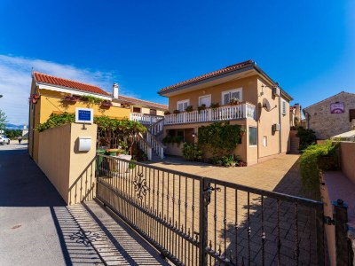 Apartment Two bedroom apartment with terrace Nin, Zadar A-6125-a - Outdoor photo 7