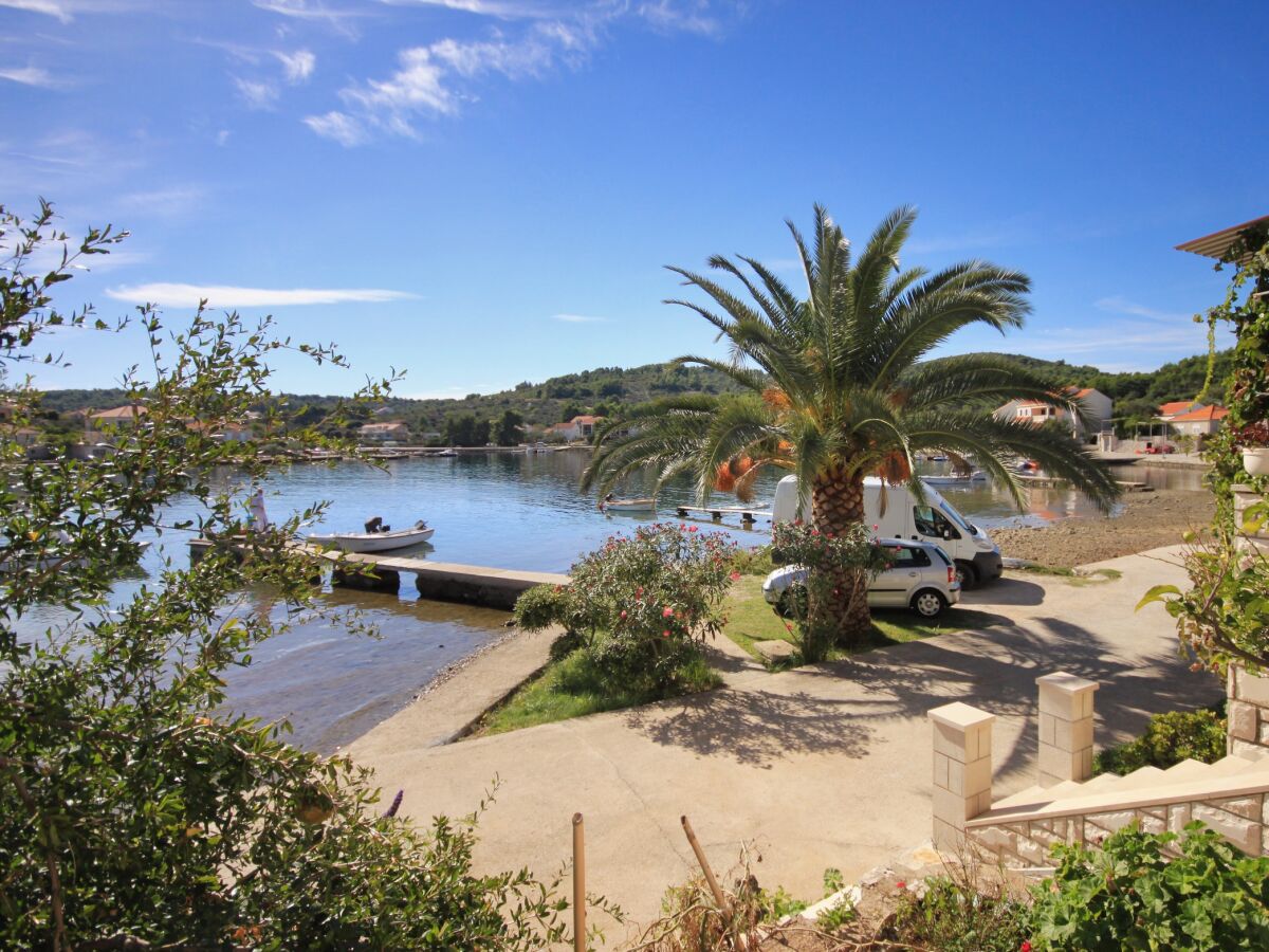 Apartment One bedroom apartment near beach Lumbarda, Korčula A-9330-b