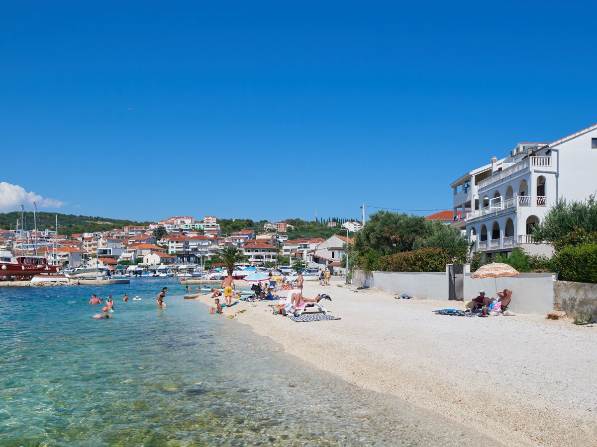 Apartment One bedroom apartment near beach Okrug Gornji, Čiovo A-9694-c