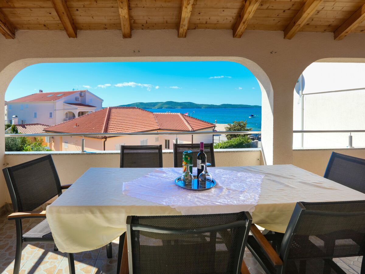 Apartment Two bedroom apartment near beach Brodarica, Šibenik A-4221-b