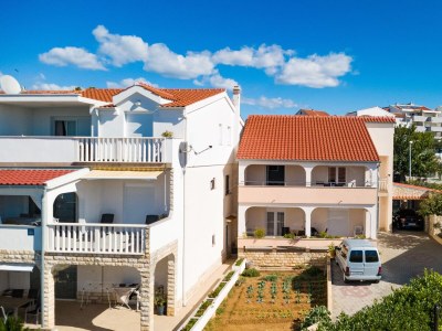 Apartment Two bedroom apartment near beach Brodarica, Šibenik A-4221-b - Outdoor photo 3