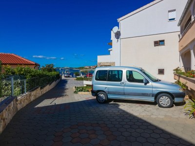 Apartment Two bedroom apartment near beach Brodarica, Šibenik A-4221-b - Outdoor photo 6