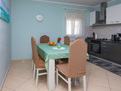 Apartment Two bedroom apartment near beach Brodarica, Šibenik A-4221-b - Outdoor photo 18
