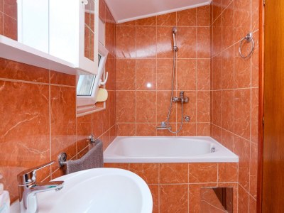 Apartment Two bedroom apartment near beach Brodarica, Šibenik A-4221-b - Outdoor photo 38