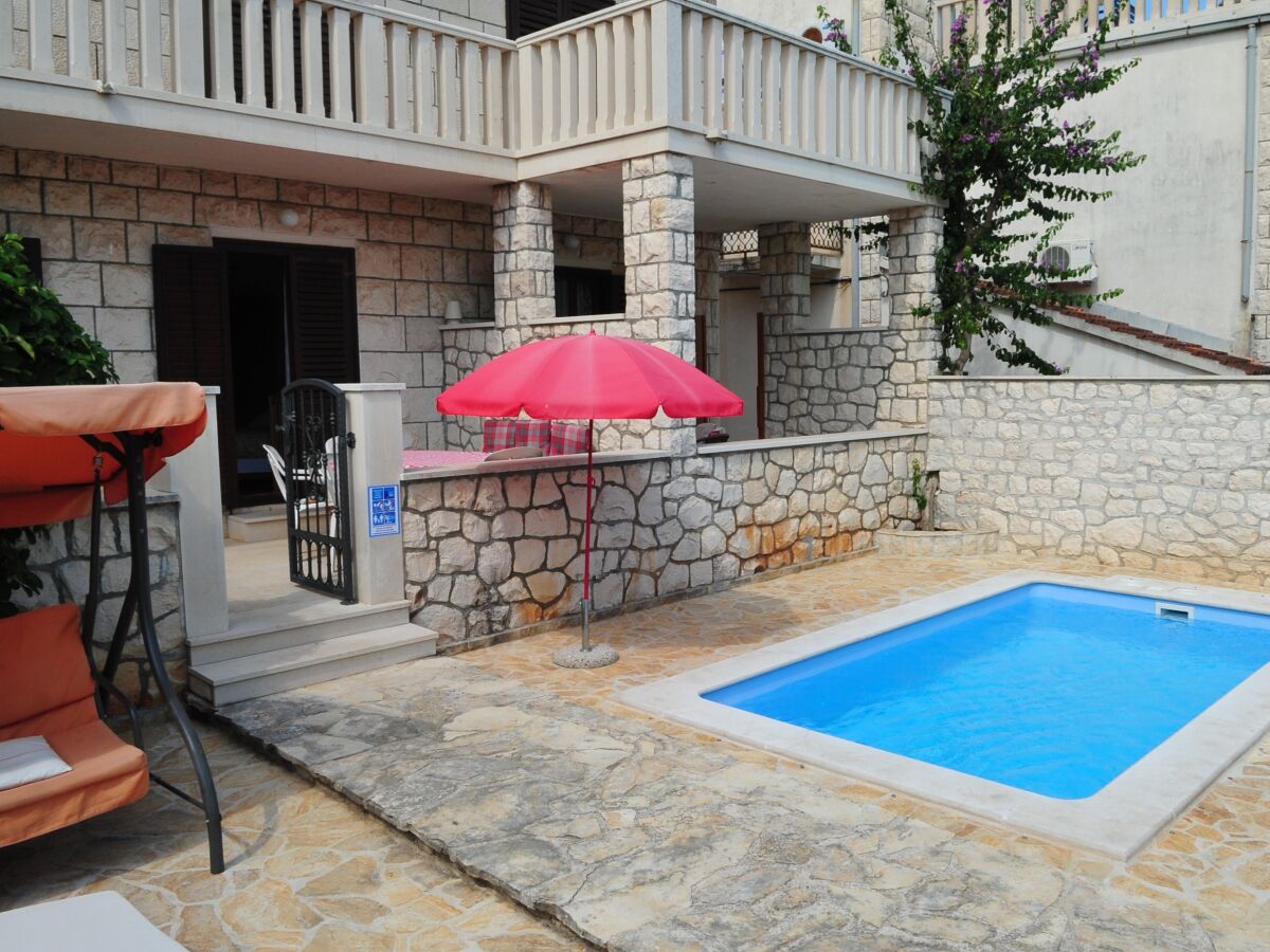 Apartment Three bedroom apartment with terrace and sea view Supetar, Brač A-11360-a - Outdoor photo 4