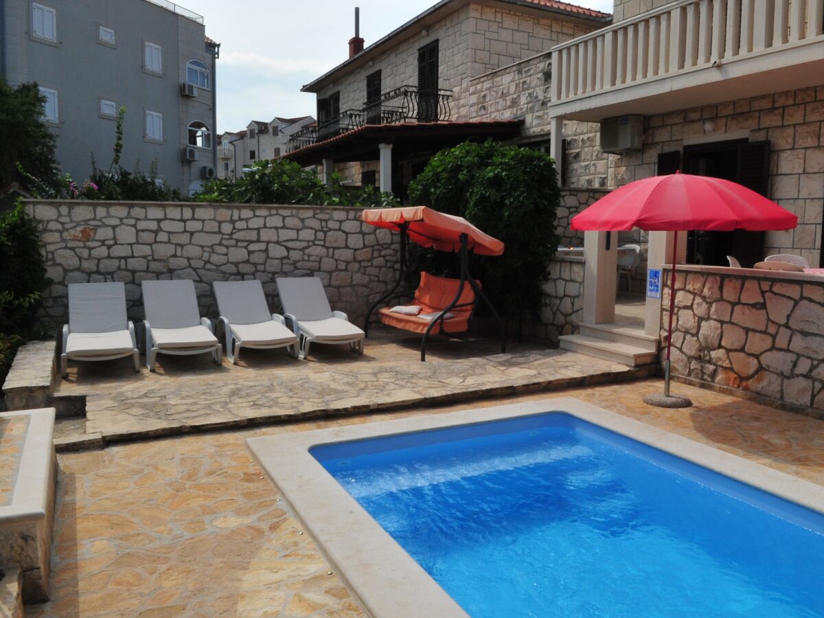 Apartment Three bedroom apartment with terrace and sea view Supetar, Brač A-11360-a - Outdoor photo 5