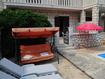 Apartment Three bedroom apartment with terrace and sea view Supetar, Brač A-11360-a - Outdoor photo 11