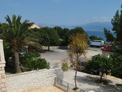 Apartment Three bedroom apartment with terrace and sea view Supetar, Brač A-11360-a - Outdoor photo 14