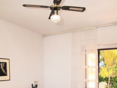 Apartment Three bedroom apartment with terrace and sea view Supetar, Brač A-11360-a - Outdoor photo 24