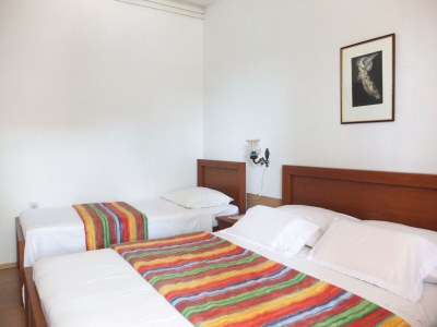 Apartment Three bedroom apartment with terrace and sea view Supetar, Brač A-11360-a - Outdoor photo 25