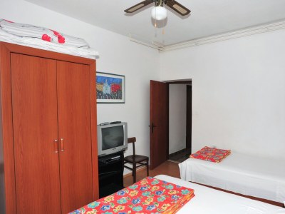 Apartment Three bedroom apartment with terrace and sea view Supetar, Brač A-11360-a - Outdoor photo 26