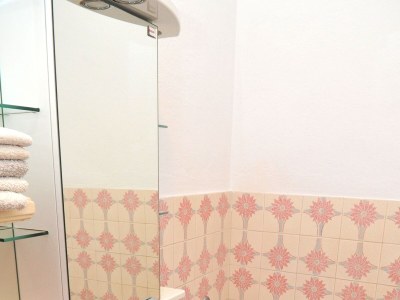 Apartment Three bedroom apartment with terrace and sea view Supetar, Brač A-11360-a - Outdoor photo 33