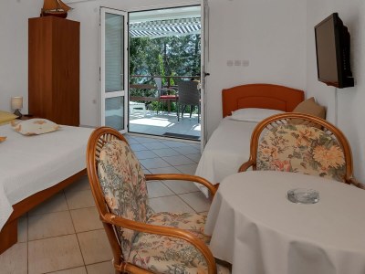 Apartment Studio flat near beach Cove Pokrivenik, Hvar AS-14345-a - Outdoor photo 12