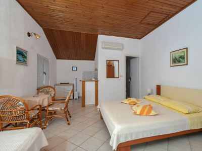 Apartment Studio flat near beach Cove Pokrivenik, Hvar AS-14345-a - Outdoor photo 15