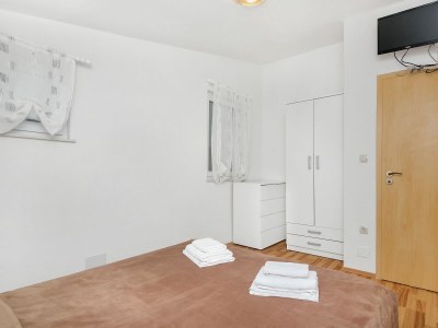 Apartment Two bedroom apartment near beach Cove Pokrivenik, Hvar A-5231-c - Outdoor photo 17