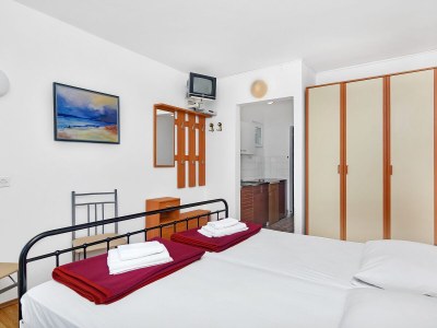 Apartment Studio flat near beach Cove Pokrivenik, Hvar AS-5231-b - Outdoor photo 12