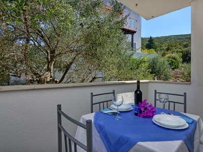 Apartment Studio flat near beach Cove Pokrivenik, Hvar AS-5231-c in Gdinj - Apartment